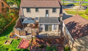 2200 S GREENVIEW St, Appleton, WI 54915