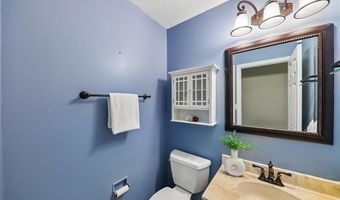 800 Eaglebrooke Dr, Ballwin, MO 63021