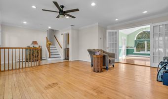 42 Crest Dr, Basking Ridge, NJ 07920