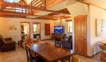 71 Calle Martinez, Arroyo Seco, NM 87514