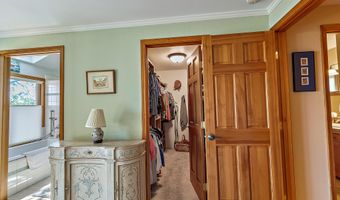 290 Skycrest Dr, Ashland, OR 97520