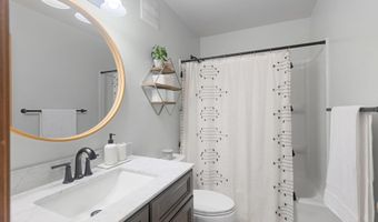 15548 Flyboat Ln, Apple Valley, MN 55124
