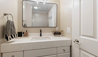 24 Pleasant St, Bangor, ME 04401