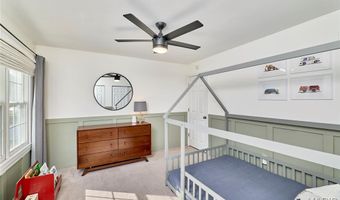 1093 Del Ebro Dr, Ballwin, MO 63011