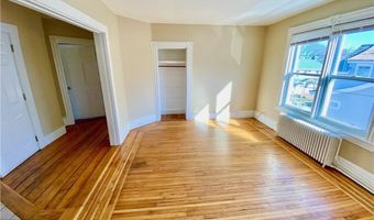 67 Roseneath Ave 2, Newport, RI 02840