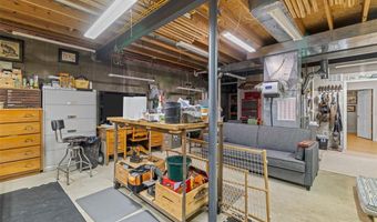 915 Timber Glen Ln, Ballwin, MO 63021