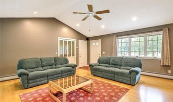 130 Hope Hill Ter, Cranston, RI 02921