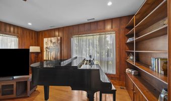 2375 Laguna Circle Dr, Agoura Hills, CA 91301