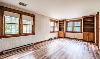 4 Pineway Dr, Auburn, ME 04210