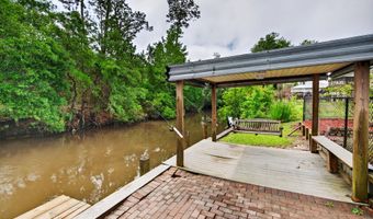 43 Fiber St, Bay St. Louis, MS 39520
