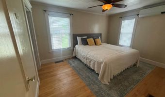 164 7th St, Bangor, ME 04401
