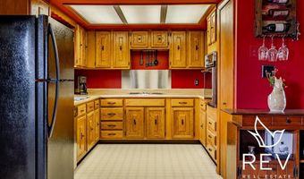 8 Mountain Dr, Cody, WY 82414