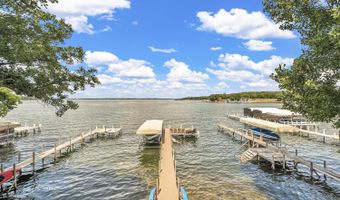 325 Lakeshore Dr, Arnolds Park, IA 51331