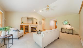 1424 E KEYSTONE Ln, Appleton, WI 54913