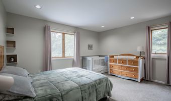 7 Cormorant Dr, Middletown, NJ 07748