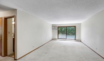 4 Pine Tree Dr 320, Arden Hills, MN 55112