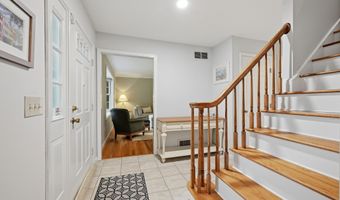 2 Banquo Brae Rd, Brookfield, CT 06804
