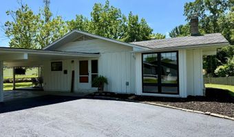 112 S 2nd St, Batesville, IN 47006
