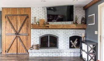 11 MEADOWBROOK Ct, Appleton, WI 54914
