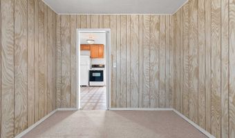 323 5TH St, Algoma, WI 54201
