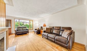 36 Lennox Ave, Amherst, NY 14226