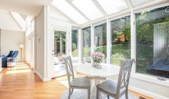 9304 WILDOAK Dr, Bethesda, MD 20814
