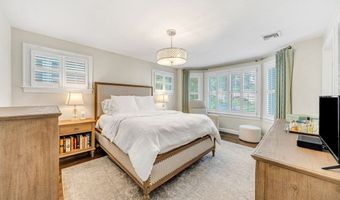 27 Beryl St, Boston, MA 02131