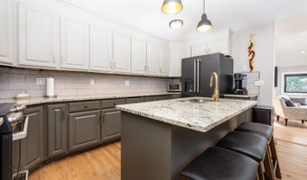 206 New Rd, Avon, CT 06001