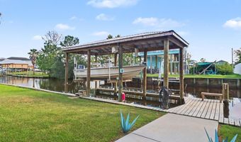 4059 Robin St, Bay St. Louis, MS 39520