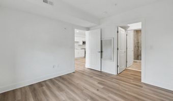701 N HENRY St 206, Alexandria, VA 22314
