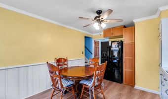 43 Coolidge Ave, Amity Harbor, NY 11701