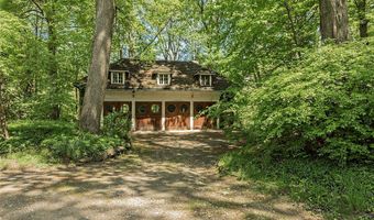 285 Corning Dr, Bratenahl, OH 44108