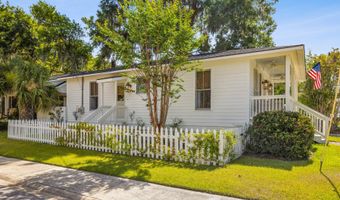 1711 Duke St, Beaufort, SC 29902