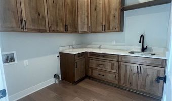 825 Club Dr W, Aurora, OH 44202