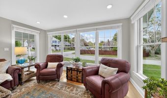 42 Windsor St, Jamestown, RI 02835