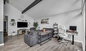 150 Greenbriar Dr, Aurora, OH 44202