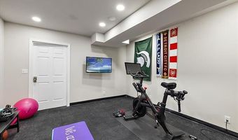 18918 Denali Cir, Northville, MI 48168