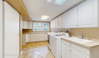 3026 N Stratford Rd, Arlington Heights, IL 60004