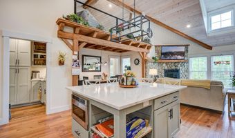 619 Grandview Rd, Conway, NH 03860