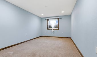 1006 NE 28th Ave, Aberdeen, SD 57401