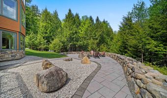 119 Moat View Dr, Albany, NH 03813