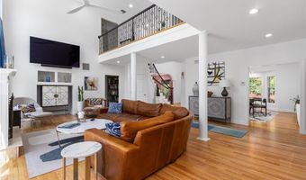 19 Cassandra Ln, North Kingstown, RI 02852