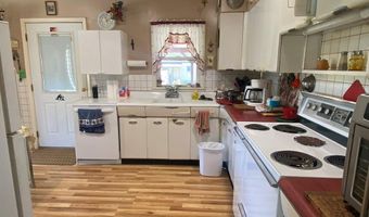 220 N 9th St, Challis, ID 83226