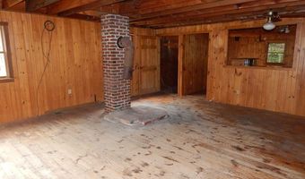 17 W Birch Ln, Beaver Cove, ME 04441