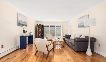 18 JH Dwyer Dr, Middletown, RI 02842