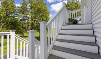37 Trolly Farm Way, Falmouth, ME 04105