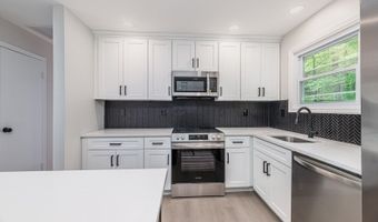 10 Maple Dr, Alloway, NJ 07461