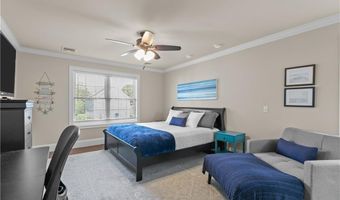 5 Lowndes St, Newport, RI 02840