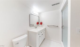 563 E Acadia Pt, Aurora, OH 44202