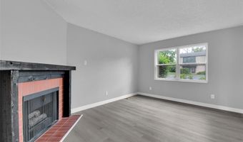 13351 Hiddencrest Ln, Ballwin, MO 63021